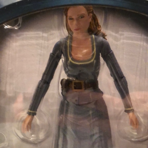 WESTWORLD action figures—Delores Abernathy and Man in Black!! Collectible!! NEW - Picture 2 of 4